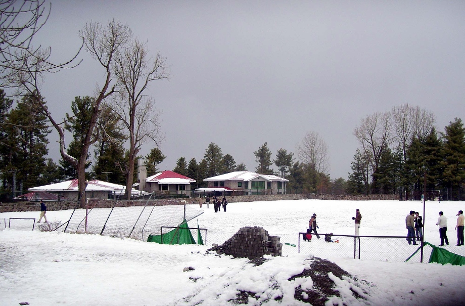 a photo showing tourists enjoying pleasant weather in abbottabad photo ppi