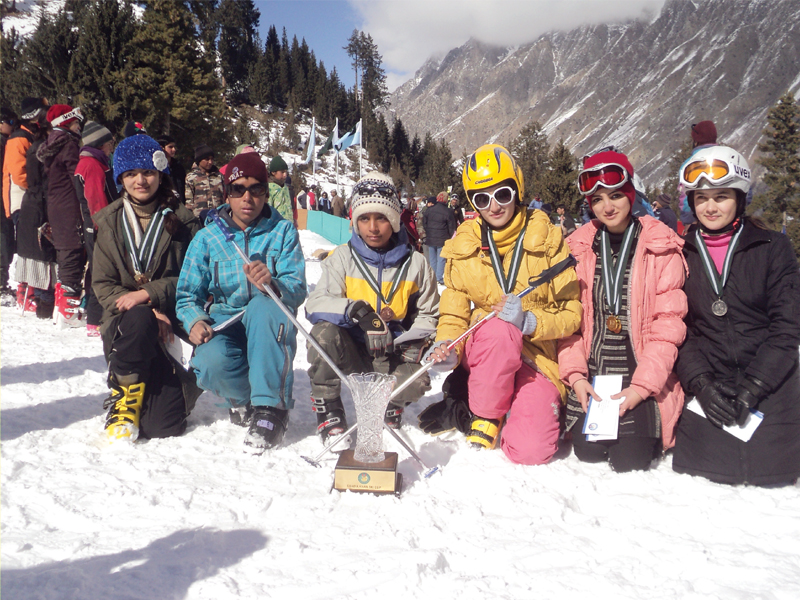 aminah wali third from right and ifrah wali second from right who featured in the national championship are eagerly waiting to more international events photo ski federation of pakistan