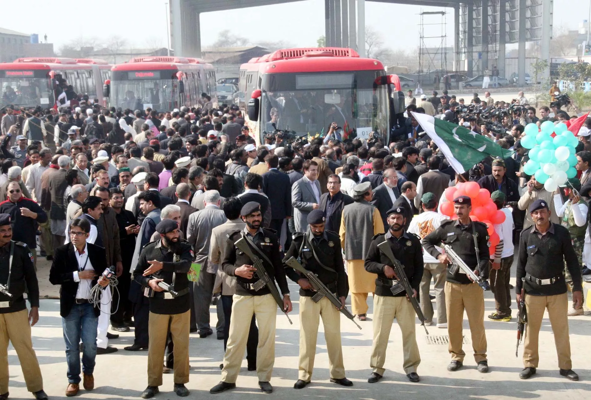 the police was deployed on all stations from shahdara to gajjumata and two teams patrolled the route on motorcycles photo ppi the police was deployed on all stations from shahdara to gajjumata and two teams patrolled the route on motorcycles photo ppi