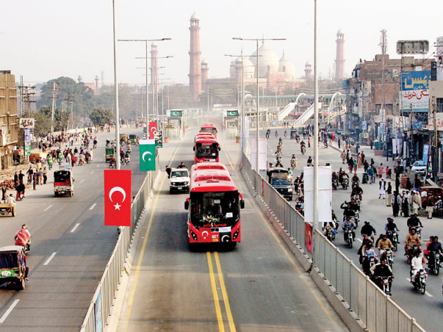newly launched metro bus service on its way on the first day of the inauguration in the provincial capital photo app newly launched metro bus service on its way on the first day of the inauguration in the provincial capital photo app