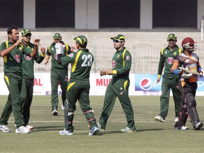 kamran spurs pakistan a to comprehensive win
