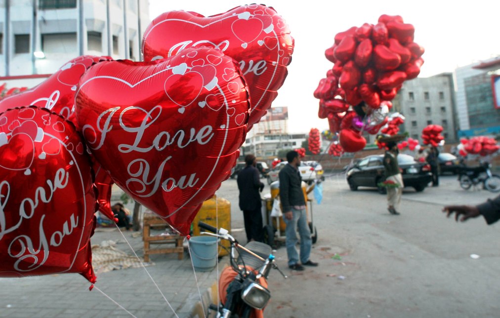 a sign board in karachi says the valentine 039 s tradition reflects insensitivity indignity and ignorance of islam photo express