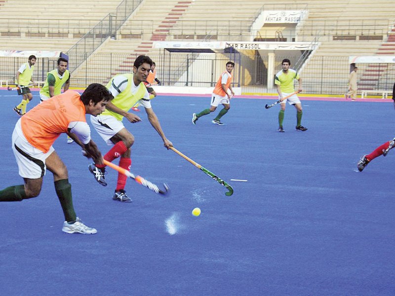 national hockey players have voiced out their disappointment with the pakistan hockey federation for installing the blue turf too late photo online