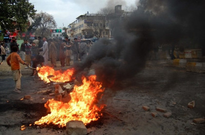 illegal construction of chambers tussle between lawyers traders enters day two
