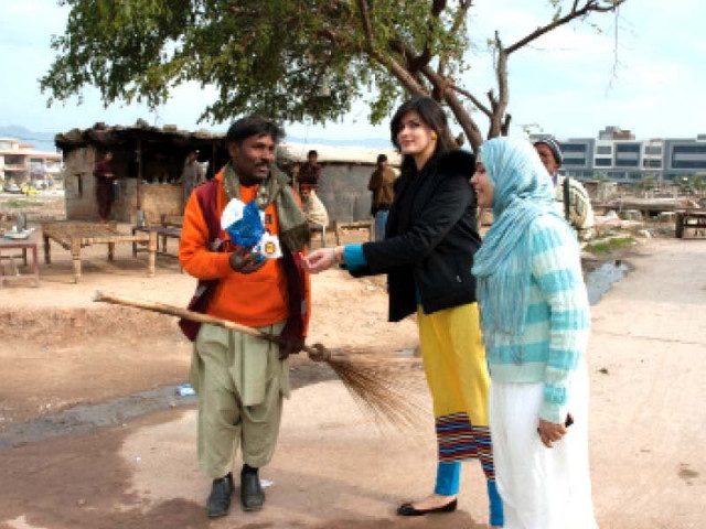 members of the do good mob set a new precedent of giving out gifts to the cda sanitation workers around the city photo press release members of the do good mob set a new precedent of giving out gifts to the cda sanitation workers around the city photo press release