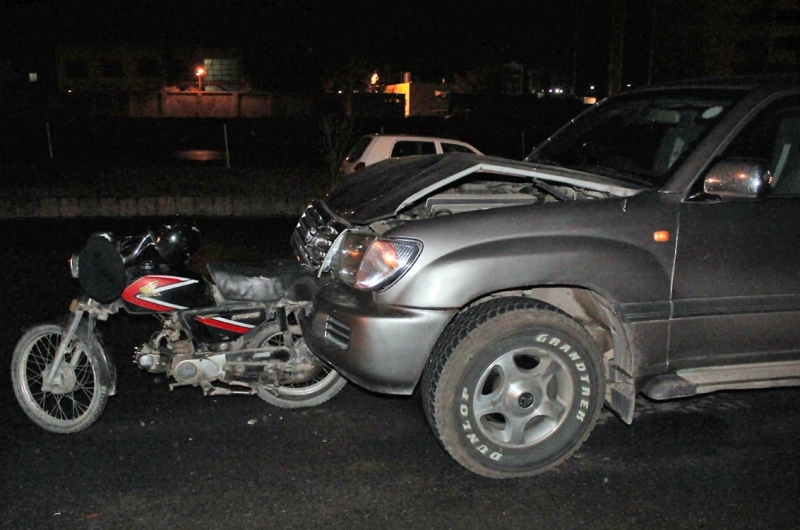 the car collided with the motorcycle photo online