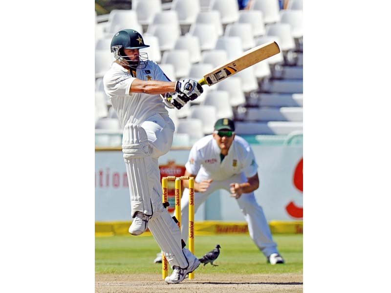 misbah and azhar steadied pakistan s innings after their top order once again folded cheaply in front of the south africa bowling attack photo afp