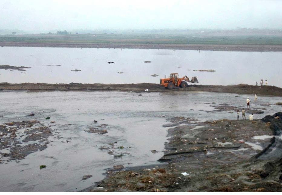 sewage 1 800 cusecs of wastewater on average is dumped into the river ravi