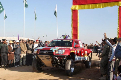 3 injured at jeep rally