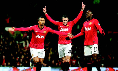 football nani propels united into cup quarters