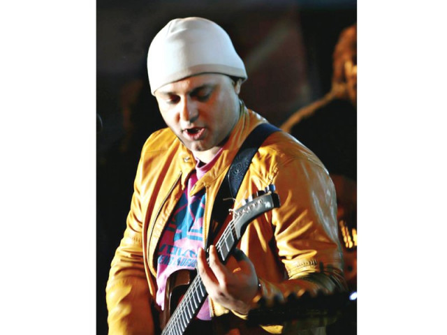 ali azmat brought the crowd back to life photo arshmaan alee photographic arts ali azmat brought the crowd back to life photo arshmaan alee photographic arts