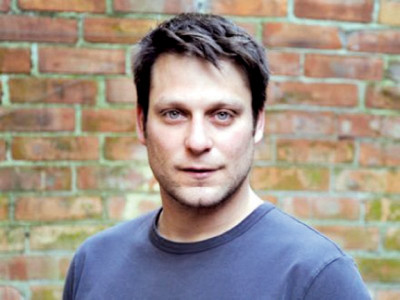 reading session political thriller on extremism and islamophobia