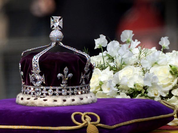 the 105 carat koh i noor diamond had been set in the crown of the current queen elizabeth 039 s late mother photo reuters