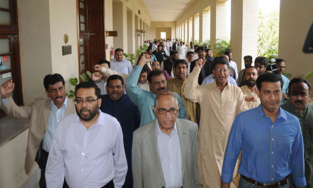 mqm members raise slogans at the sindh assembly building on friday photo express rashid ajmeri mqm members raise slogans at the sindh assembly building on friday photo express rashid ajmeri