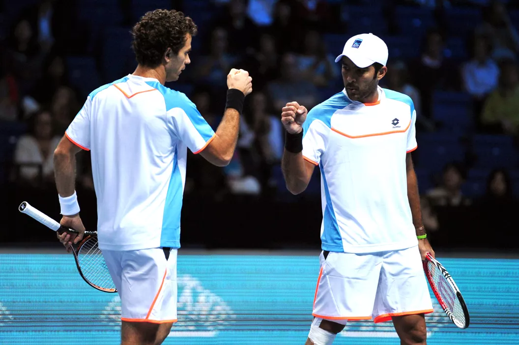 aisamul haq qureshi r and is partner netherlands 039 jean julien rojer l bump fists between points photo afp aisamul haq qureshi r and is partner netherlands 039 jean julien rojer l bump fists between points photo afp