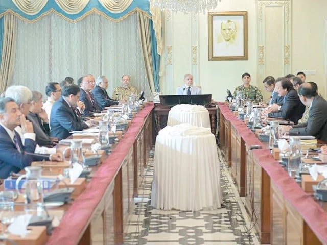 PM launches push for tech integration