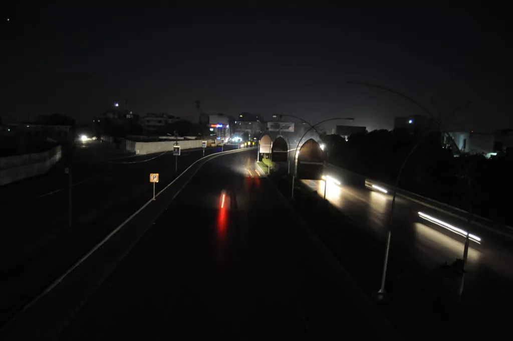 80 to 90 per cent of karachi is witnessing a power breakdown photo express mohammad noman 80 to 90 per cent of karachi is witnessing a power breakdown photo express mohammad noman