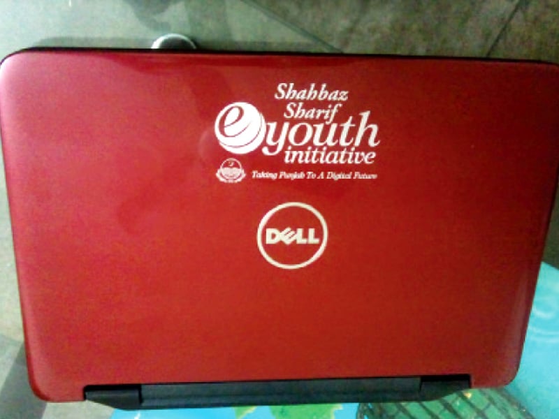 students alleged that the college administration and teachers had distributed the laptops among favourites