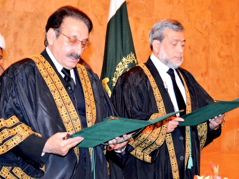 chief justice iftikhar muhammad chaudhry administers oath of office to justice iqbal hameedur rehman photo inp