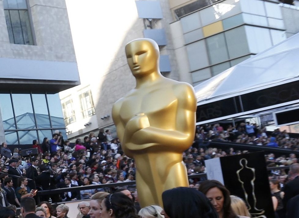 watching oscars meant sitting through a series of crudely sexist antics led by self satisfied macfarlane writes new yorker photo reuters