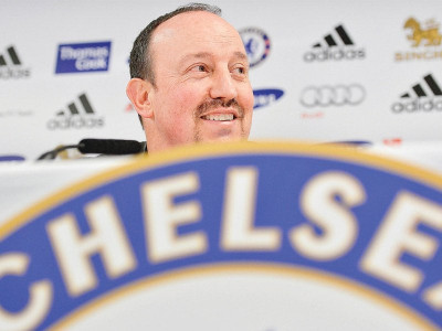 benitez blasts chelsea fans in outrageous rant