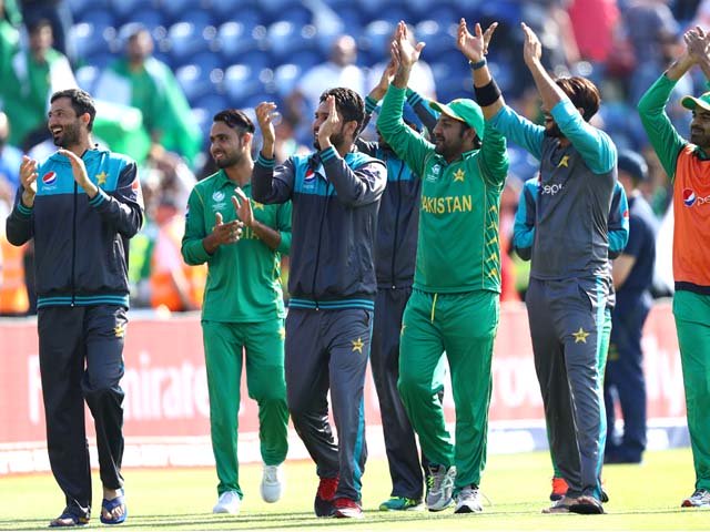 sarfraz ahmed leads his players on a victory lap england v pakistan champions trophy 1st semi final cardiff june 14 2017 photo getty images