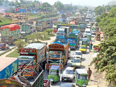 potholed ijp road puts motorists in a jam potholed ijp road puts motorists in a jam