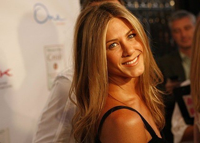 aniston will reportedly marry actor justin theroux in a few weeks time photo afp