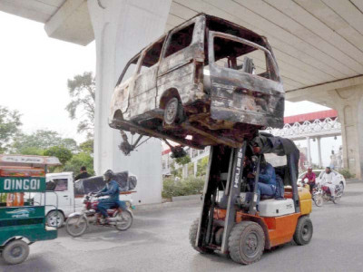 murree road cleared of protesters on third day