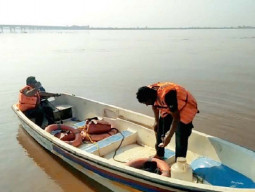 669 boats race against rising tide 669 boats race against rising tide