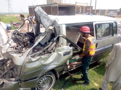 two schoolteachers among four die in crash two schoolteachers among four die in crash
