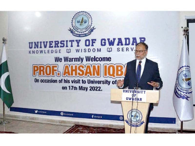 planning minister vows to finish delayed projects