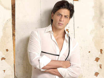 srk pledges to name female actors before him in credits