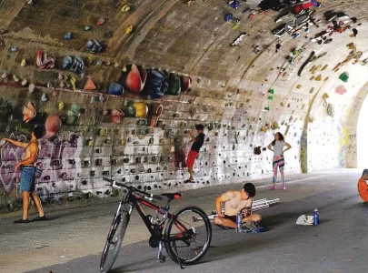barcelona tunnel becomes climbing hub barcelona tunnel becomes climbing hub