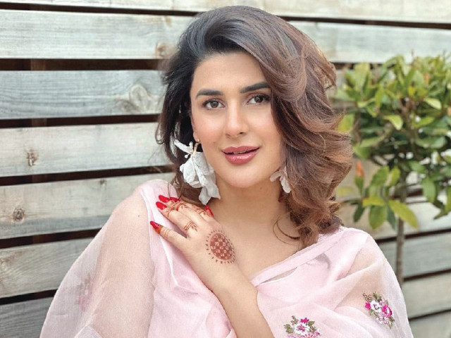 kubra s curious fan kubra s curious fan