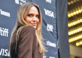 jolie opens up about family history of cancer jolie opens up about family history of cancer