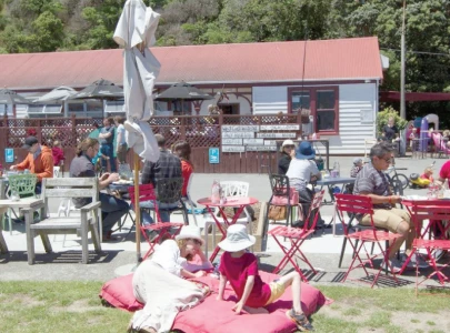 peter jackson forces closure of popular nz caf peter jackson forces closure of popular nz caf