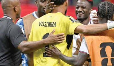 what an effort cape verde goalkeeper vozinha is congratulated by staff and teammates after the world cup debutants held spain to a shock 0 0 draw photo afp