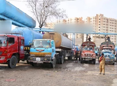 nipa hydrant sealed after cm hits traffic snarl
