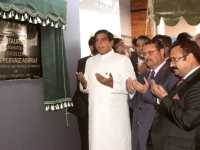 gone in 60 seconds pm makes briefest of appearances at centaurus mall launch