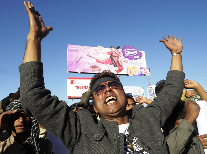 pakistani christians shout slogans during a protest against the attack on the homes of members of the christian community by muslim demonstrators in karachi photo afp