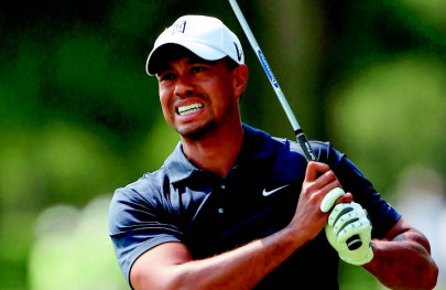 golf tiger opens four stroke lead at doral