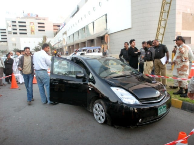 three young men and a girl in a black car tried to kidnap a woman a teenage girl and a toddler from the underground parking of dolmen mall in clifton photo athar khan express