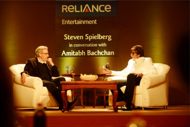 amitabh bachchan with steven spielberg photo ians amitabh bachchan with steven spielberg photo ians