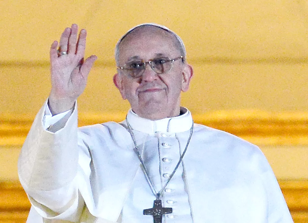 argentina 039 s jorge bergoglio elected pope francis i appears at the window of st peter 039 s basilica 039 s balcony after being elected the 266th pope of the roman catholic church photo afp argentina 039 s jorge bergoglio elected pope francis i appears at the window of st peter 039 s basilica 039 s balcony after being elected the 266th pope of the roman catholic church photo afp