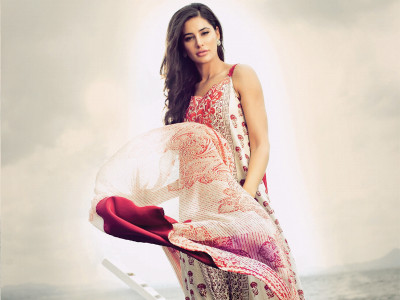 ladies go loony for elan lawn