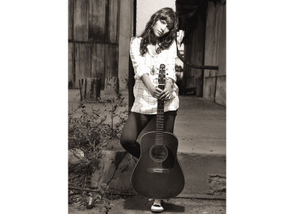 strumming along zoe viccaji strumming along zoe viccaji