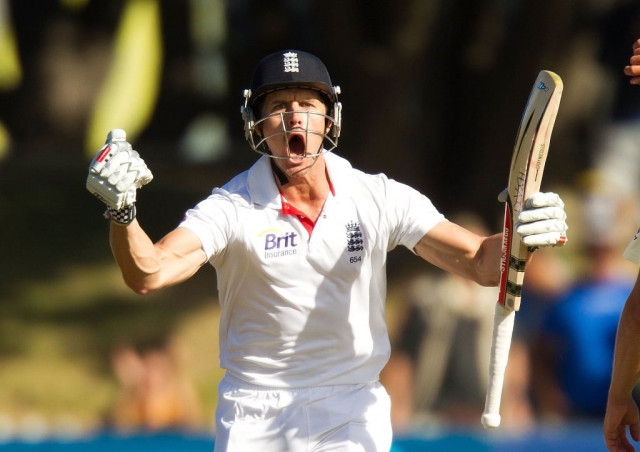 england 039 s nick compton celebrates 100 runs during day one of the 2nd international cricket test match between new zealand and england photo afp england 039 s nick compton celebrates 100 runs during day one of the 2nd international cricket test match between new zealand and england photo afp