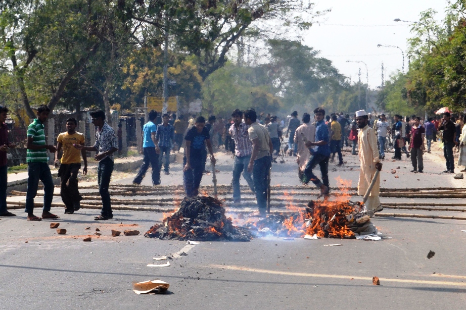 jamaat e islami protesters demonstrating against conviction of its leaders photo afp