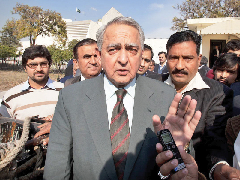 nab chairman admiral retd fasih bokhari addresses the media outside the court photo online